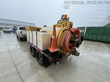 2022 VAC-TRON LP573XDT