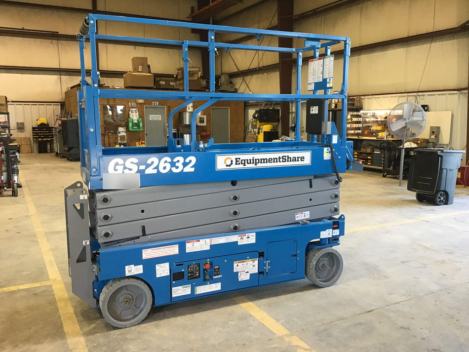 2019 Genie GS-2632 Folding rails with half height swing gate