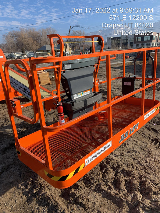 2021 JLG 400S