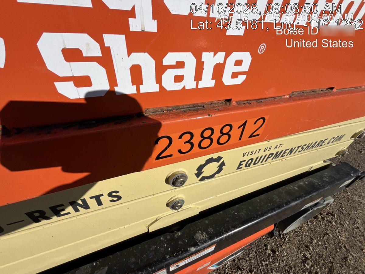 2022 JLG ES2632