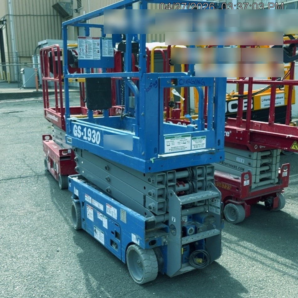 2020 Genie GS-1930 Solid Non Marking Tires, Beacon, Folding rails with half height swing gate, 800W Inverter