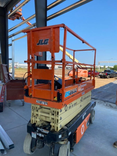 2022 JLG ES2632