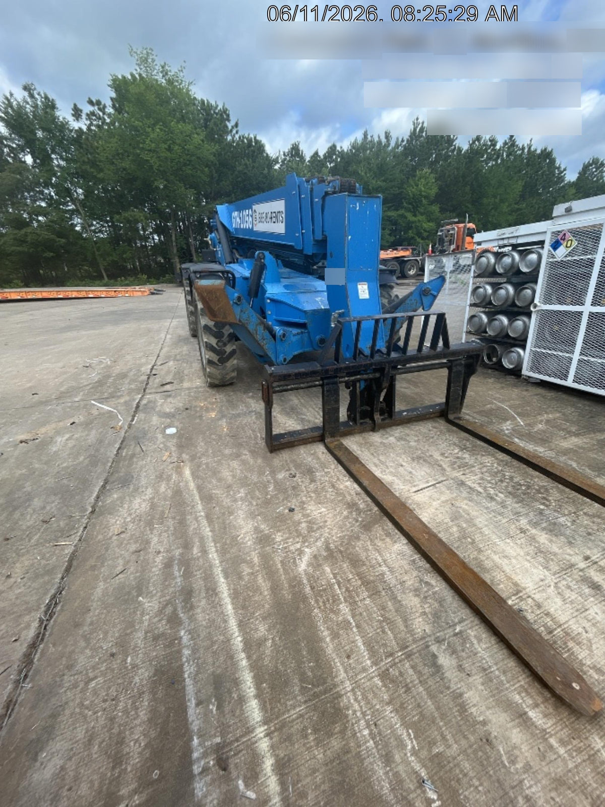 2019 Genie GTH-1056 Cab/Heat/AC, FF Tires, LED Work Lights, Beacon 60" QA Carriage, 60" Forks