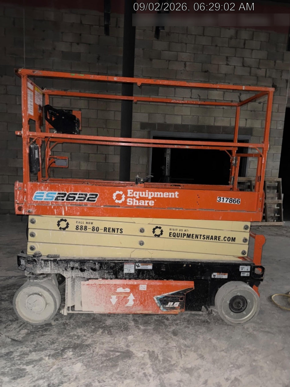 2023 JLG ES2632