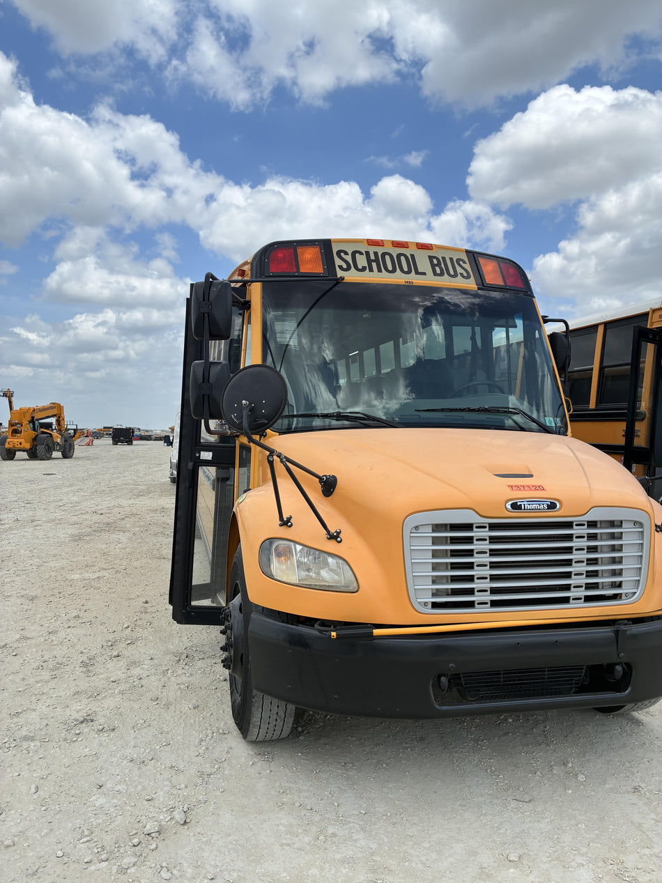 2014 FREIGHTLINER Thomas 72 Passenger Bus