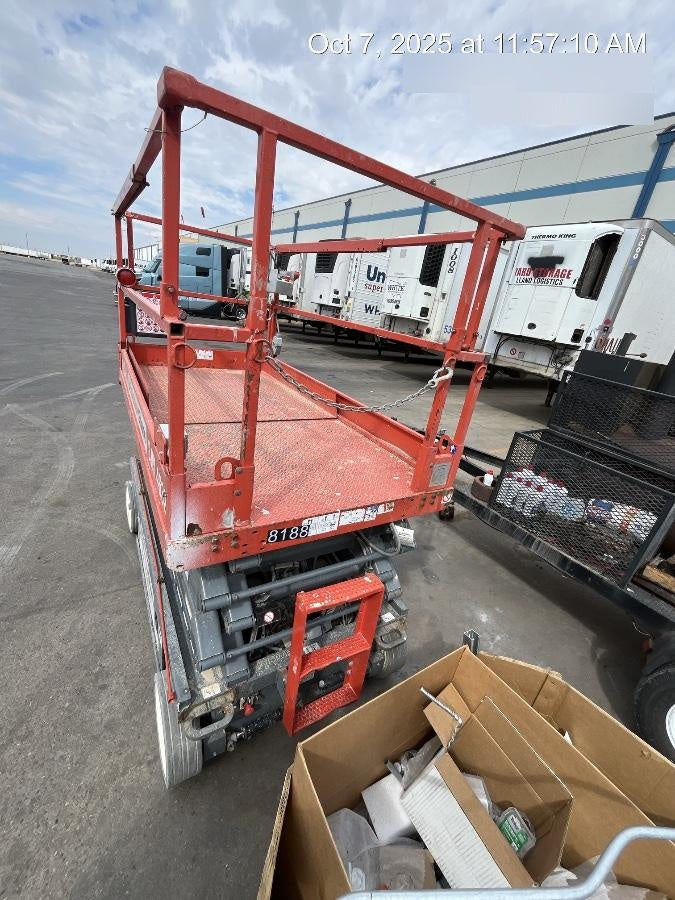 2018 Skyjack SJIII-4632 Skyjack SJIII4632 Scissor Lift w/Trojan Batteries