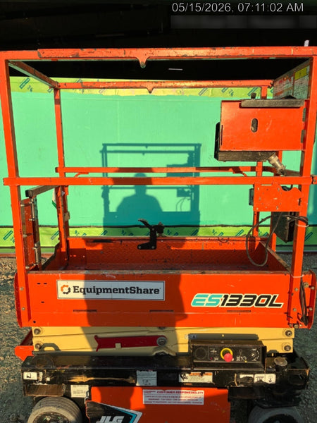 2021 JLG ES1330L