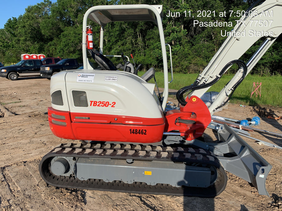 2021 TAKEUCHI TB250-2