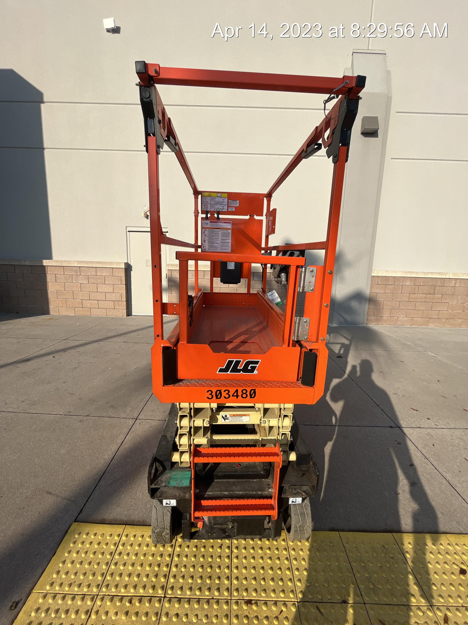 2023 JLG ES1932