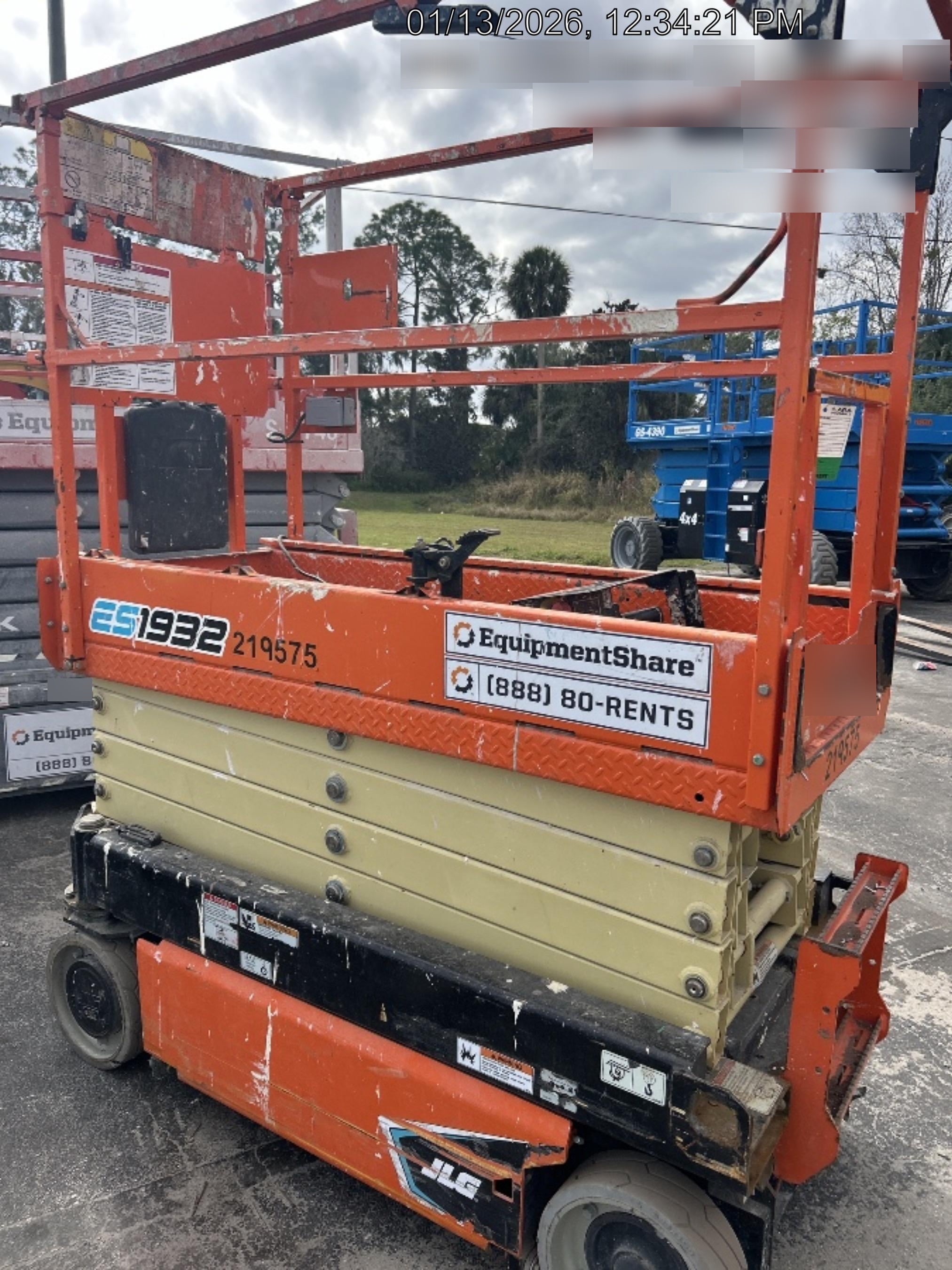 2022 JLG ES1932