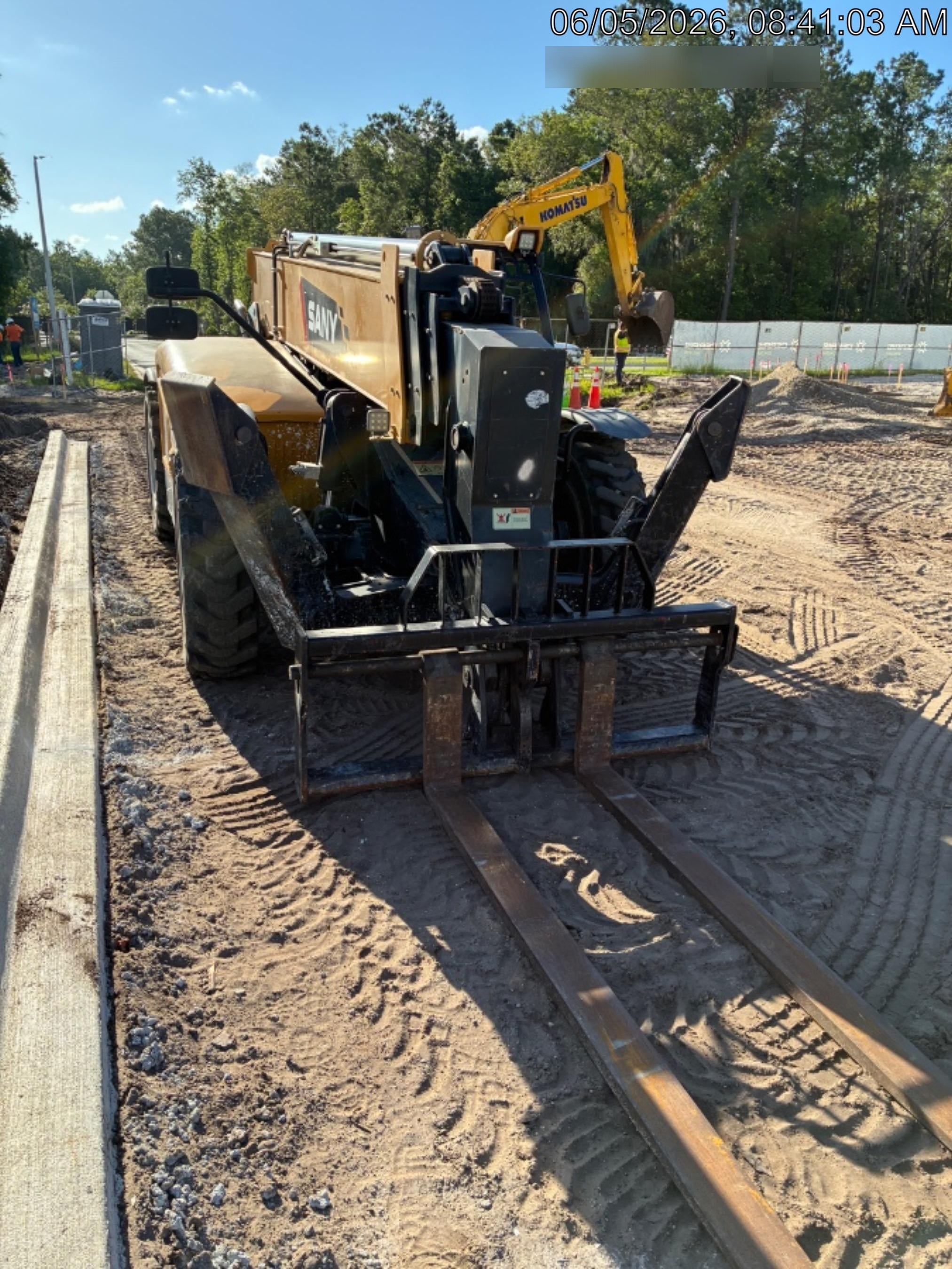 2022 SANY STH1056