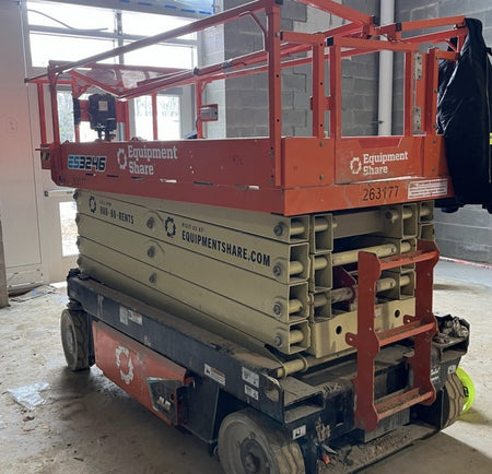 2022 JLG ES3246