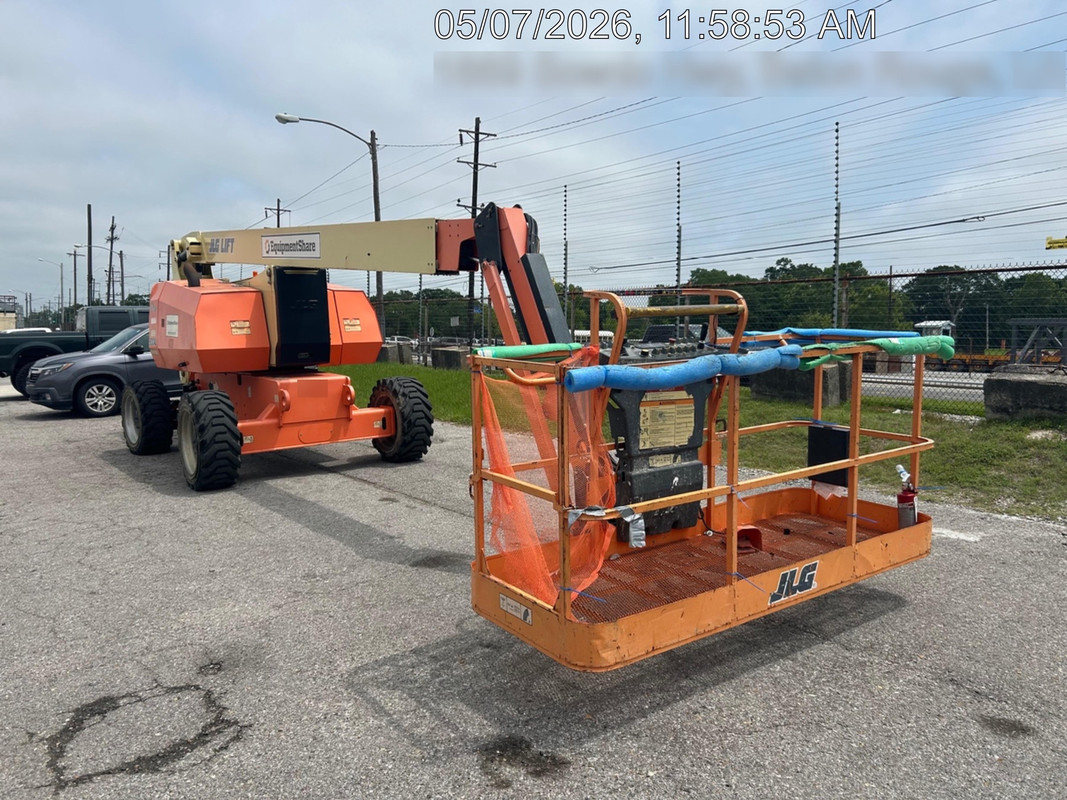 2019 JLG 800AJ