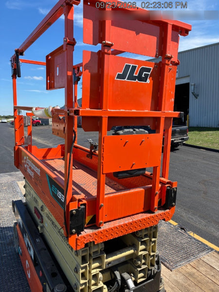 2025 JLG ES1932