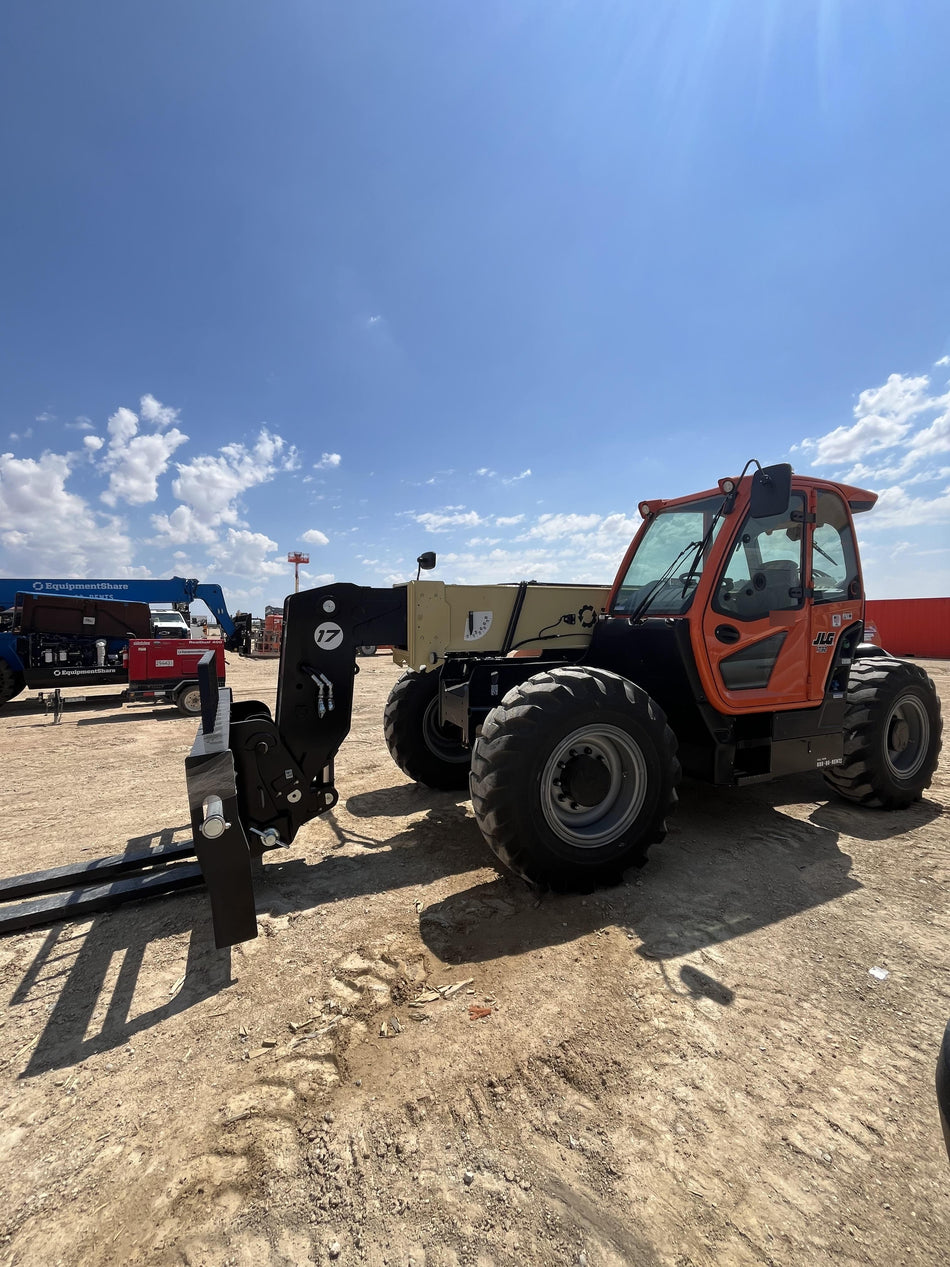 2025 JLG 1732