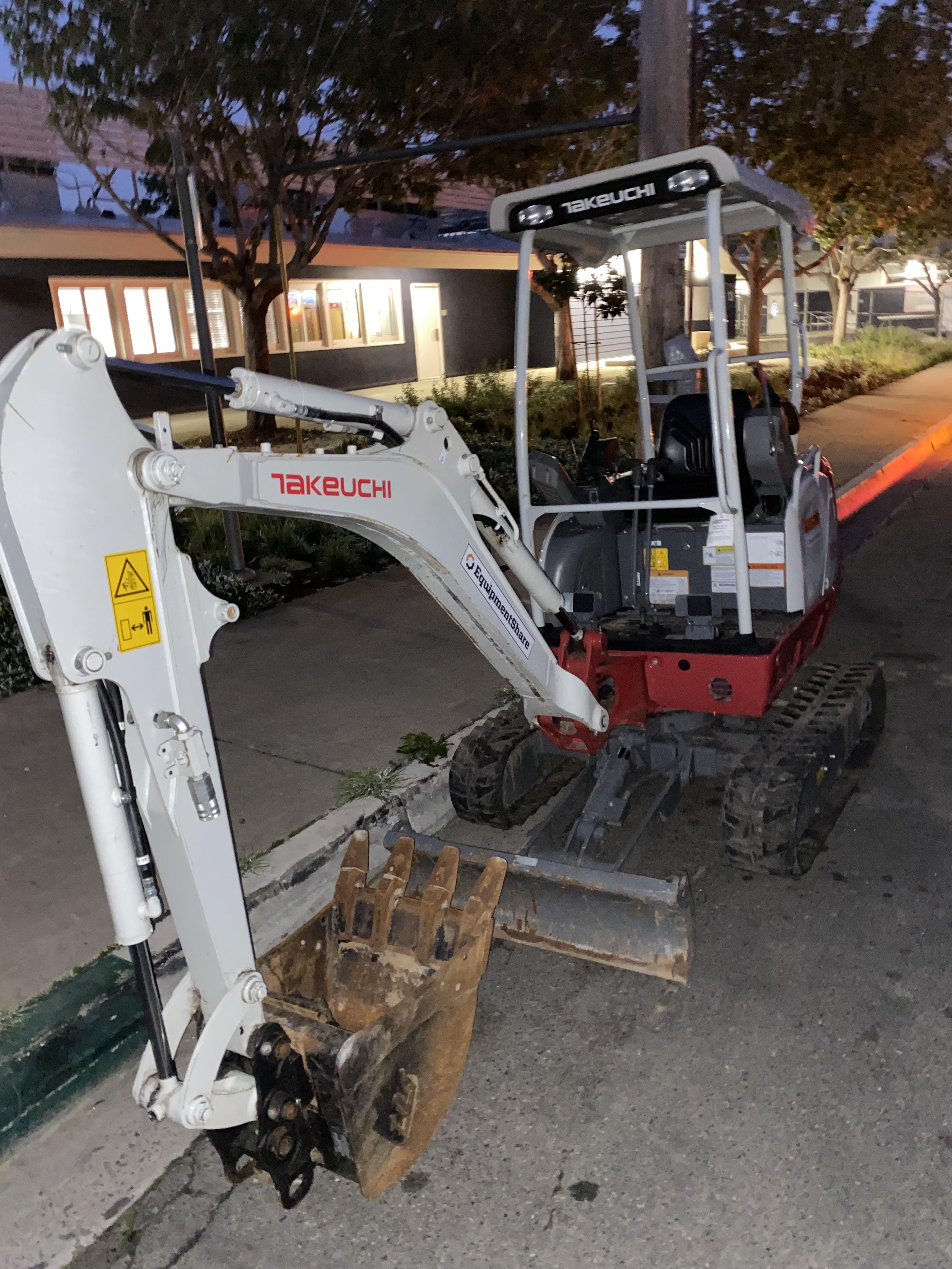 2023 TAKEUCHI TB216R