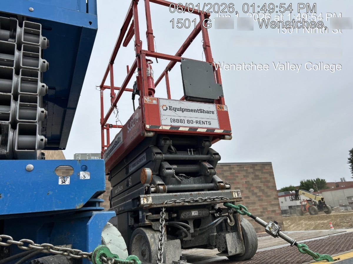 2020 Skyjack SJIII-3219 Solid NM Tires, Half height spring hinged entry gate, Dual Beacons, 800W Inverter