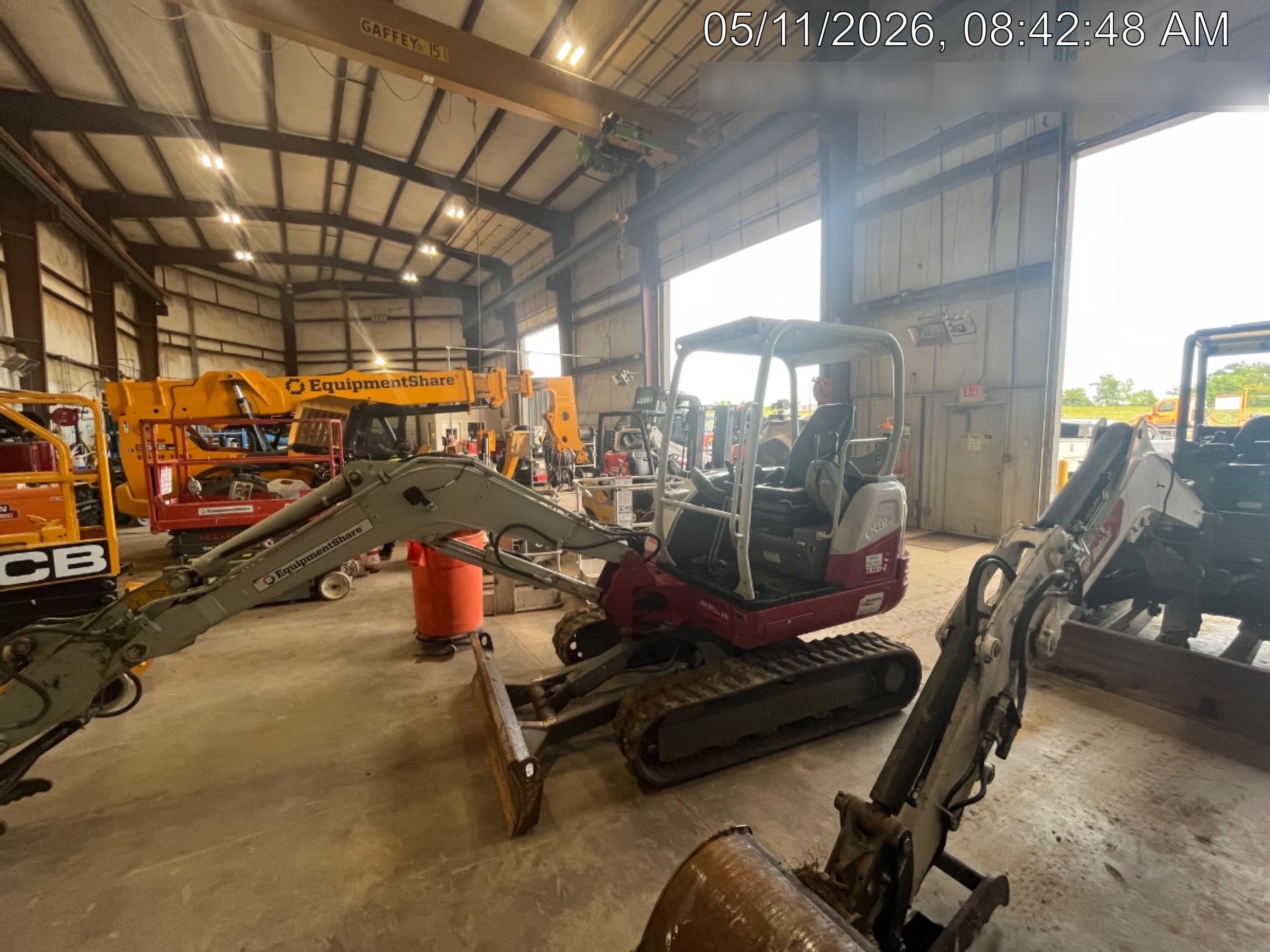 2022 TAKEUCHI TB235-2R