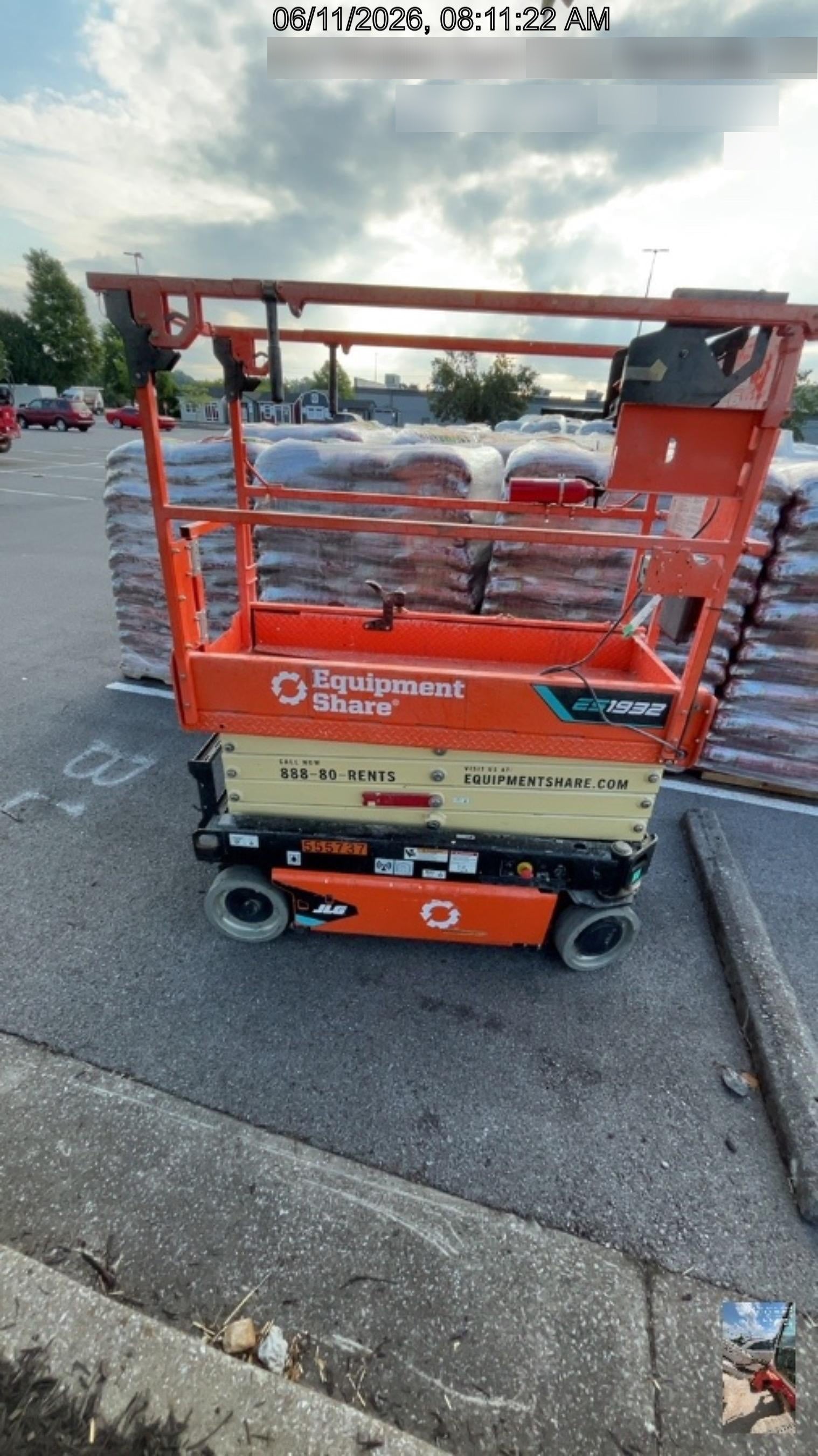 2025 JLG ES1932