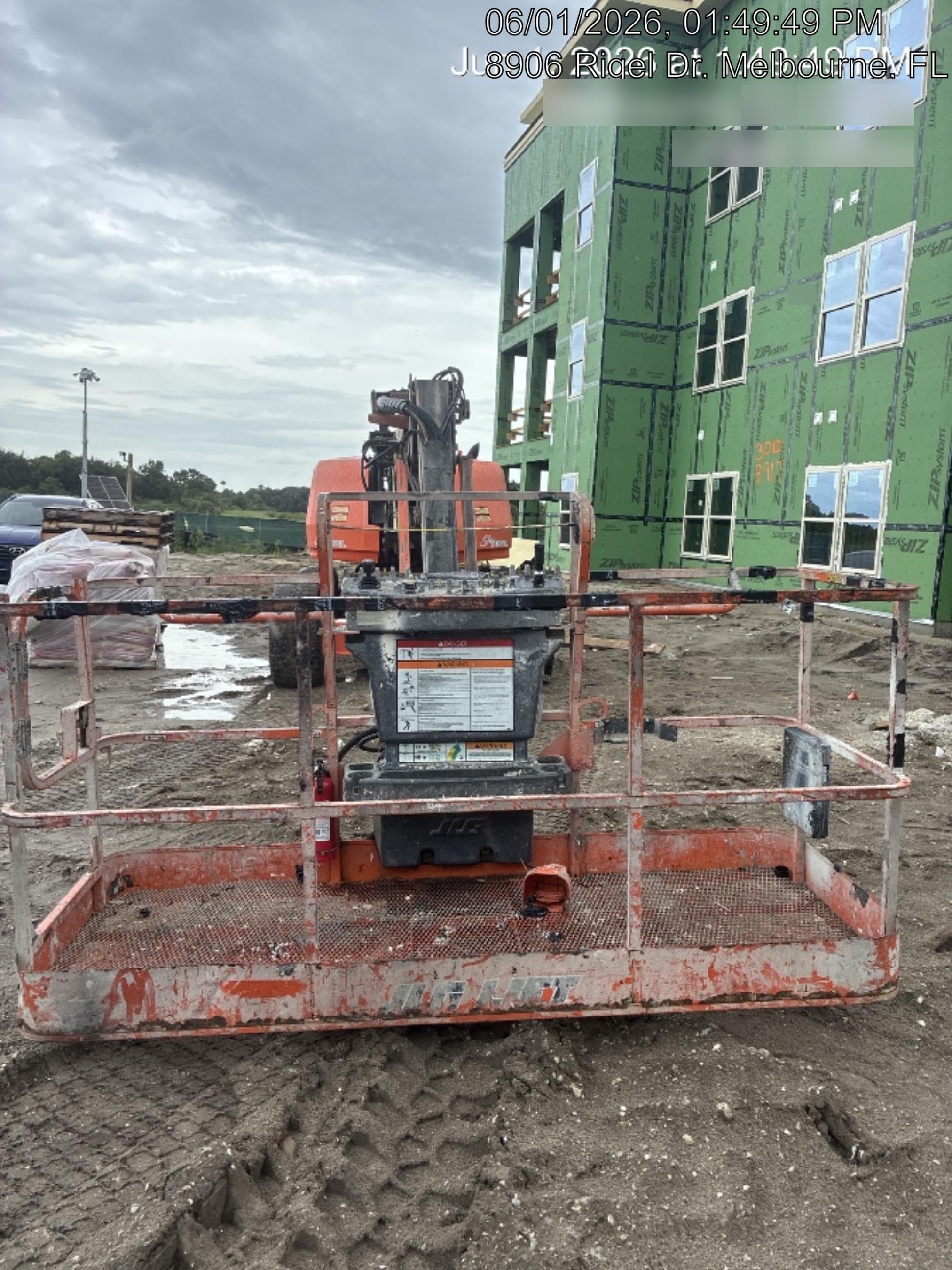 2022 JLG 660SJ