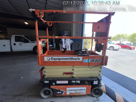 2022 JLG ES1932