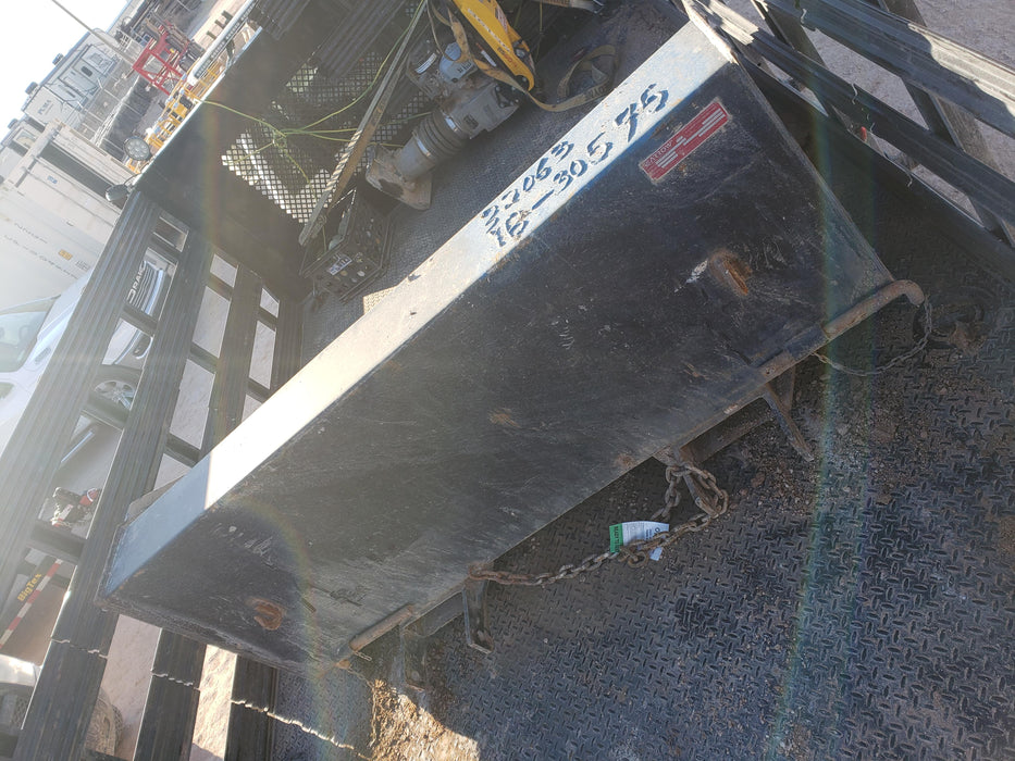 2019 ARROW MATERIAL HANDLING Dump Hopper