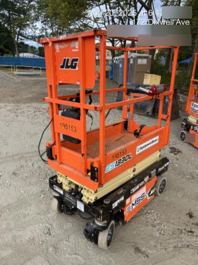 2021 JLG ES1330L