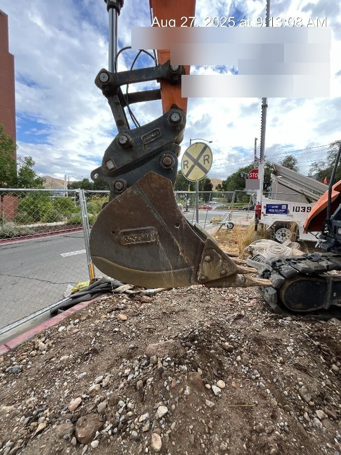 2020 DOOSAN 30" Bucket - Doosan