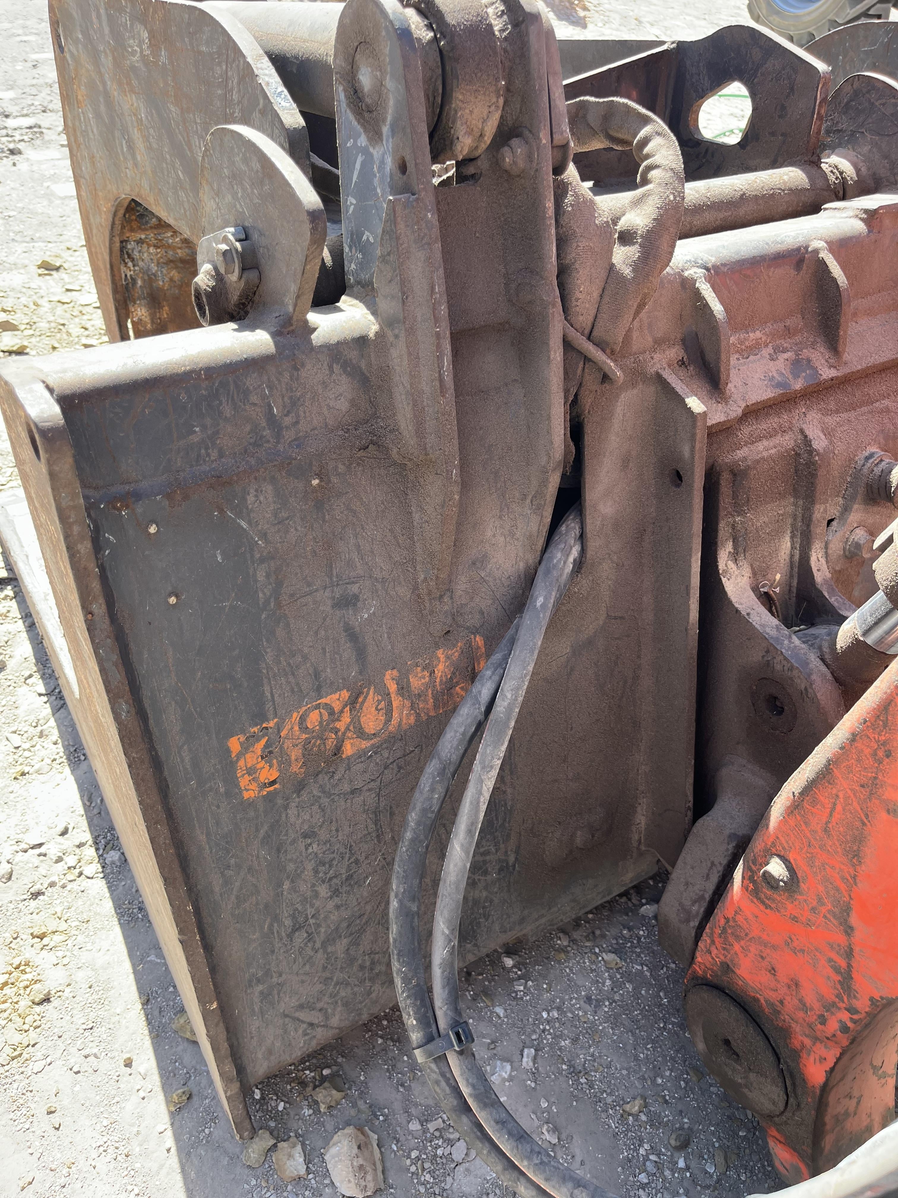 2019 PALADIN 76" Scrap Grapple Bucket - Paladin