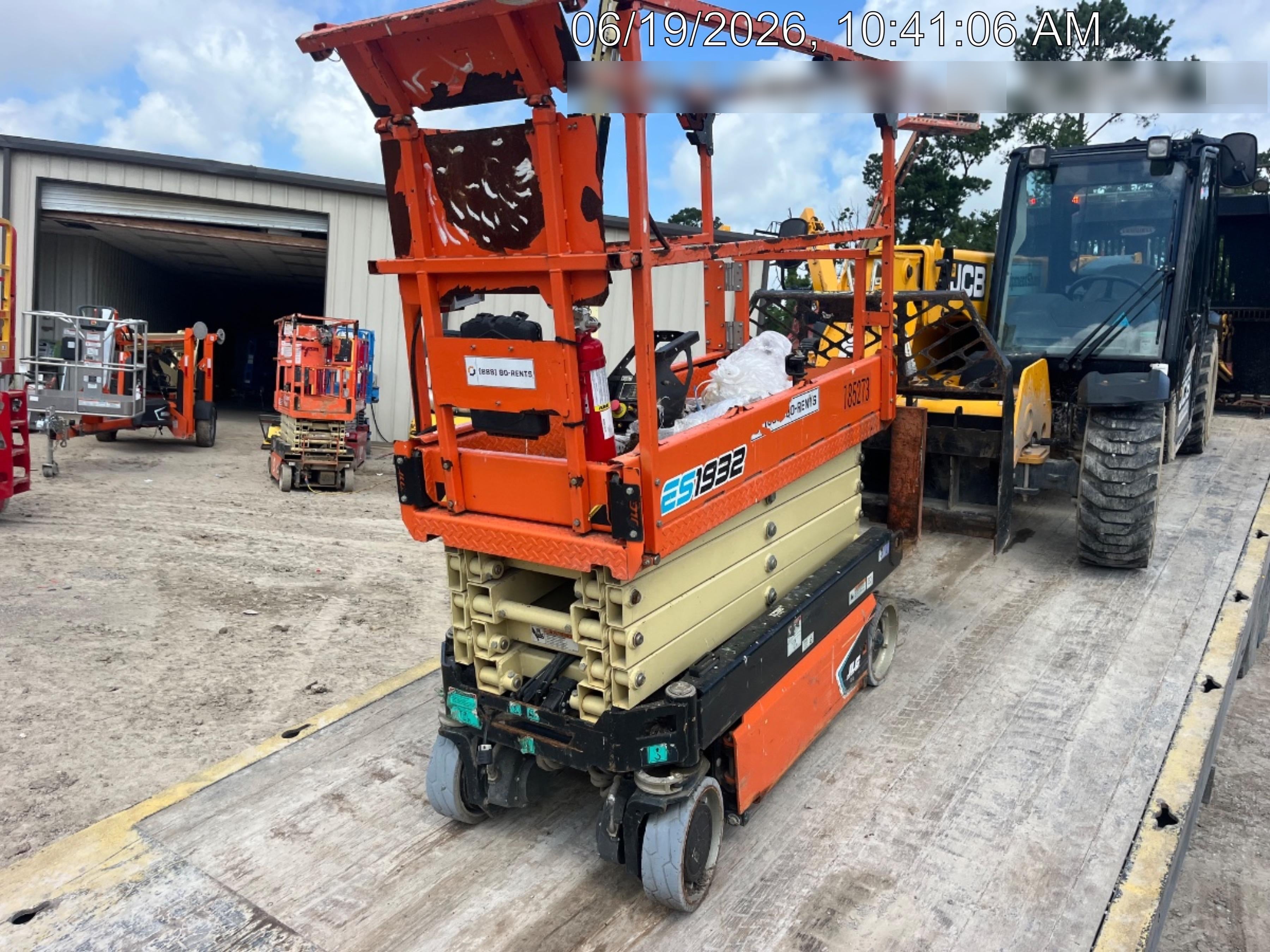2021 JLG ES1932