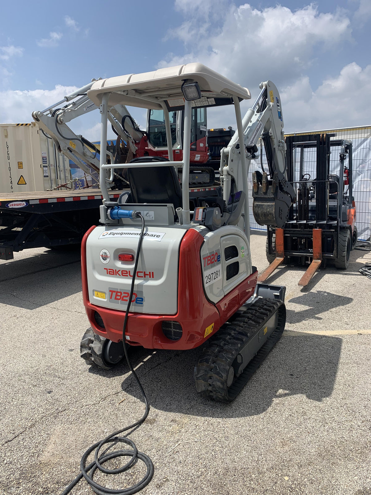 2023 TAKEUCHI TB20e