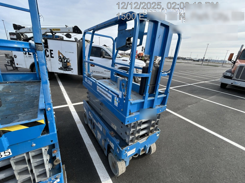 2019 Genie GS-1930 Fixed rails with chain Entry