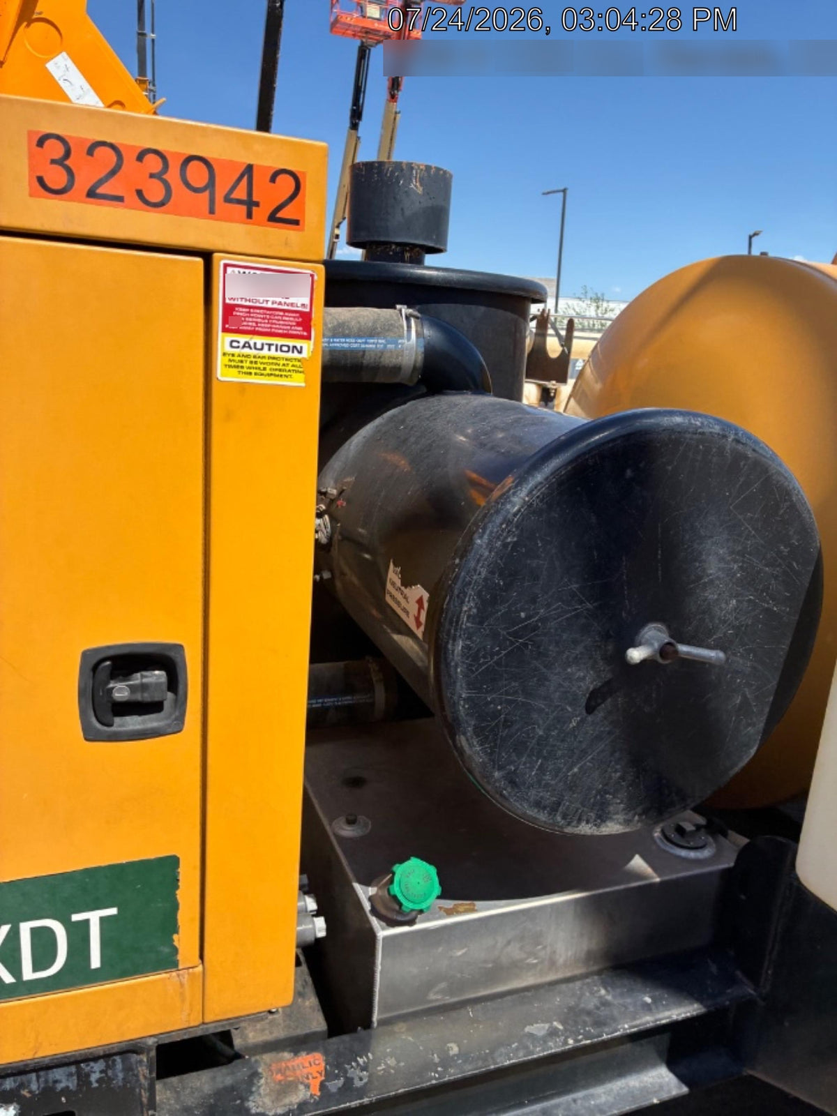2023 VAC-TRON LP573XDT