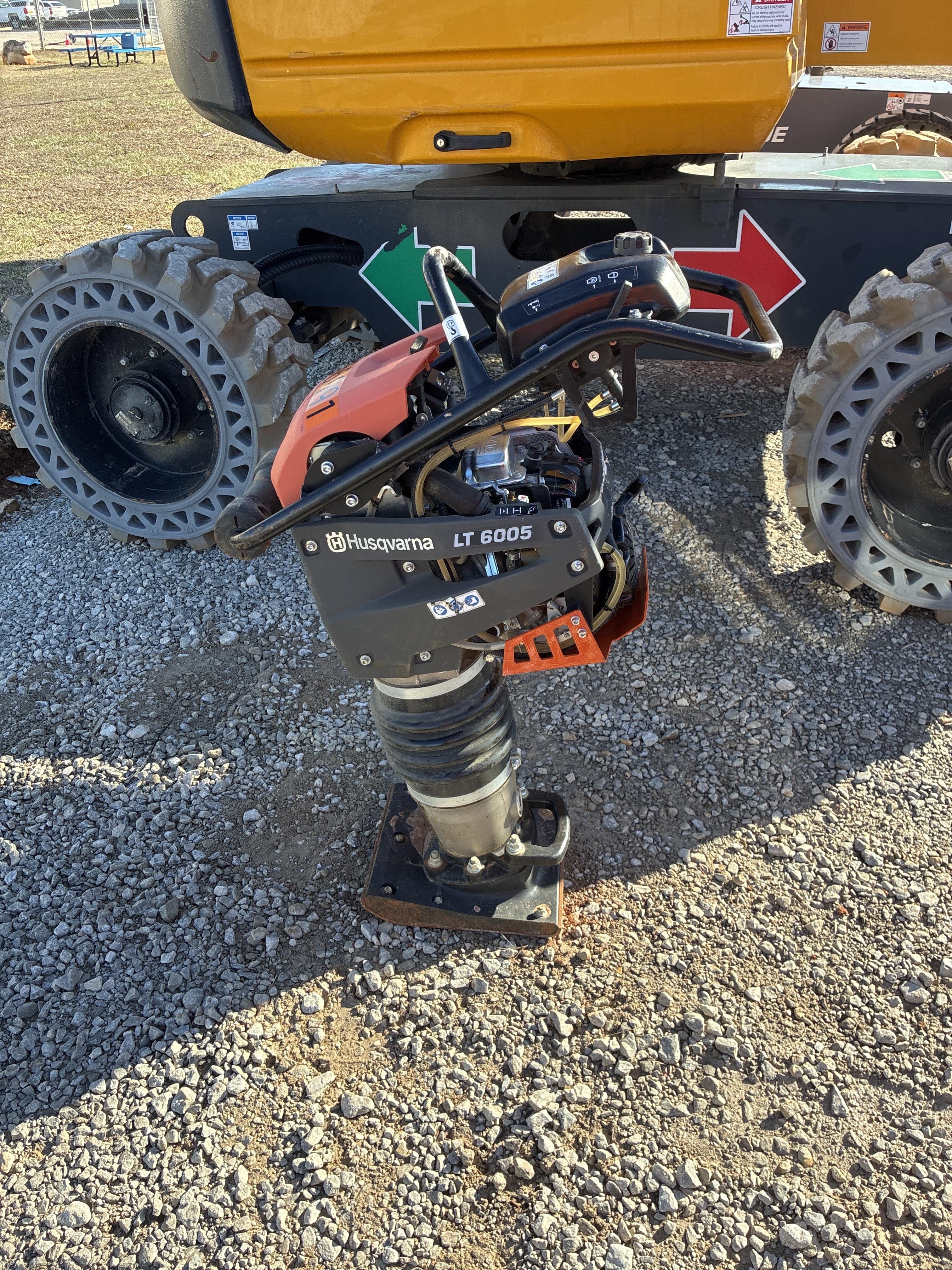 2024 HUSQVARNA LT6005