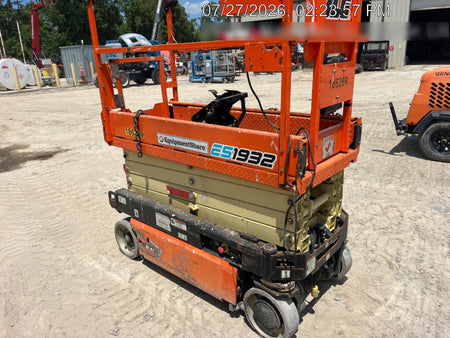 2021 JLG ES1932
