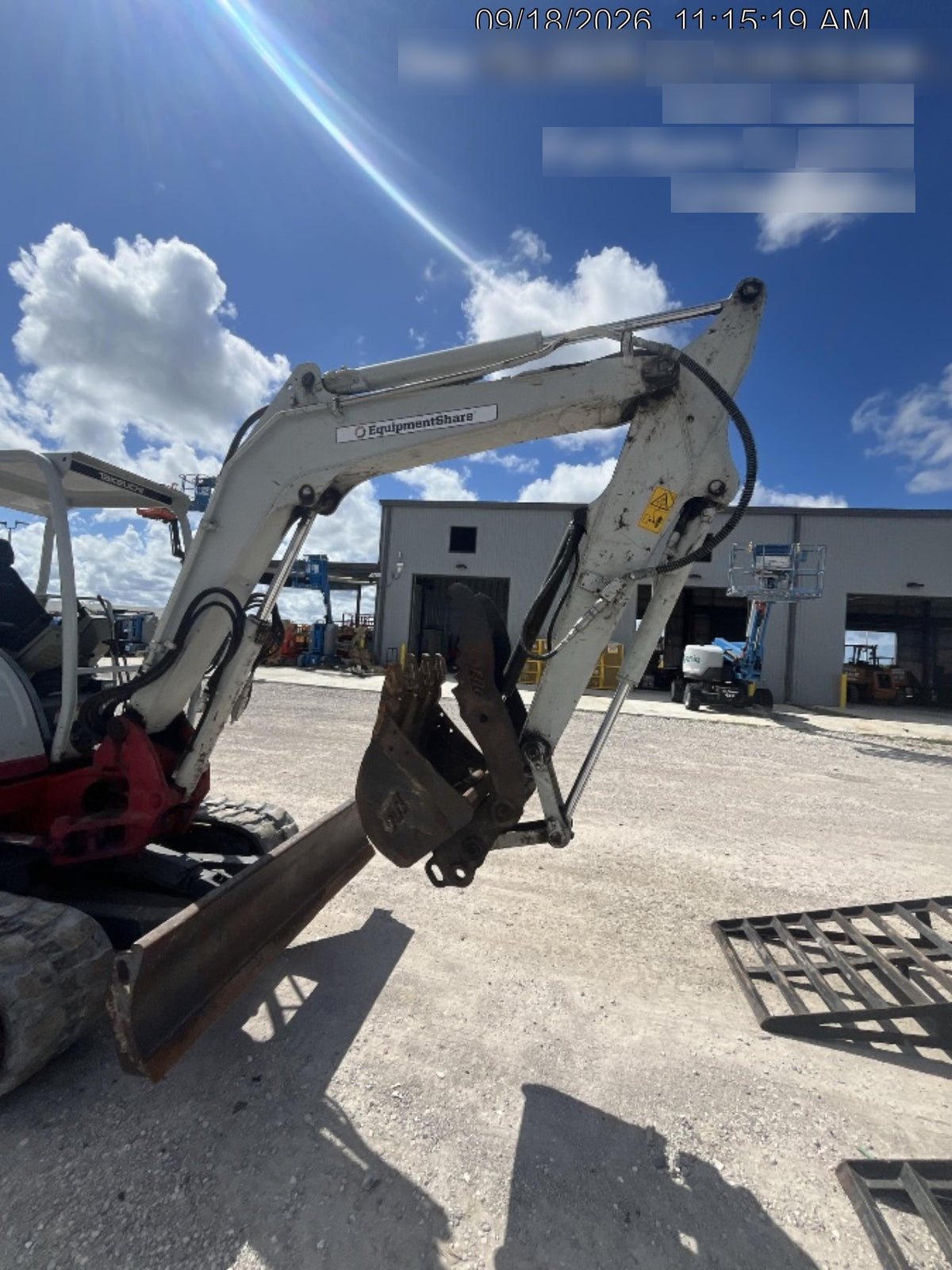 2023 TAKEUCHI TB250-2R