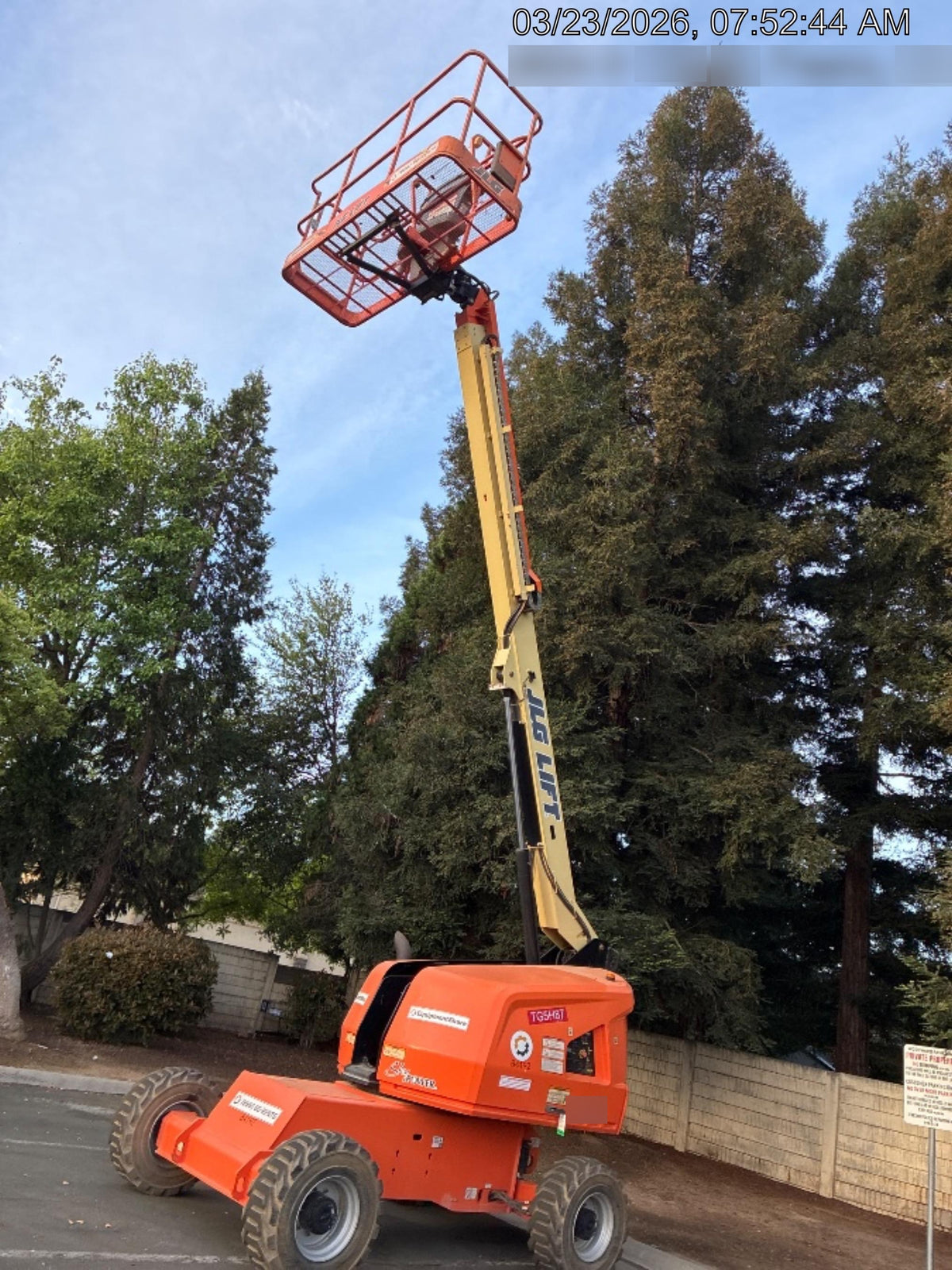 2020 JLG 400S