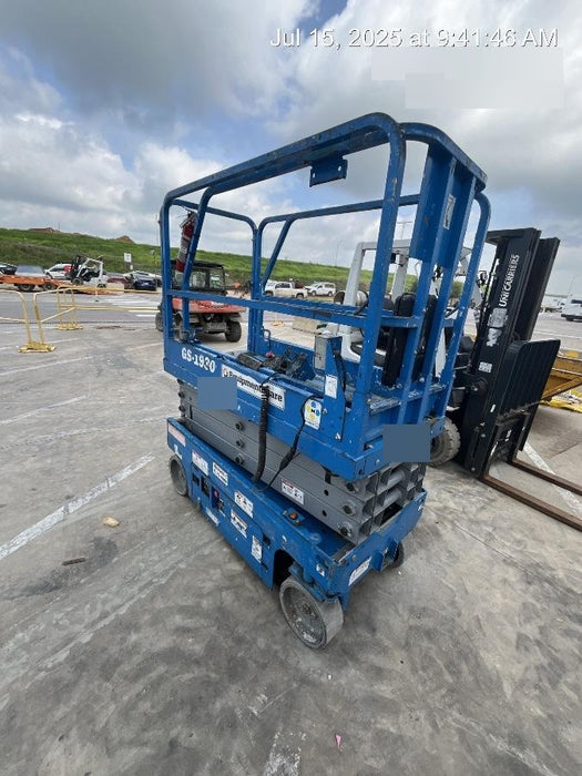 2019 Genie GS-1930 Fixed Rails with Chain Entry