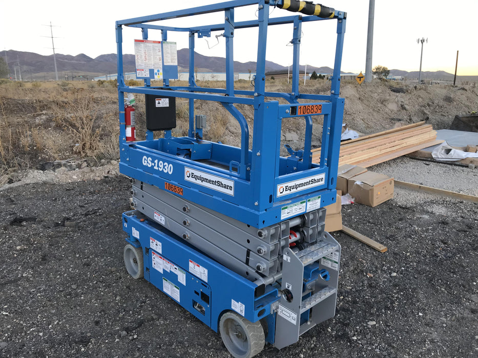 2020 Genie GS-1930 Solid Non Marking Tires, Beacon, Folding rails with half height swing gate, 800W Inverter