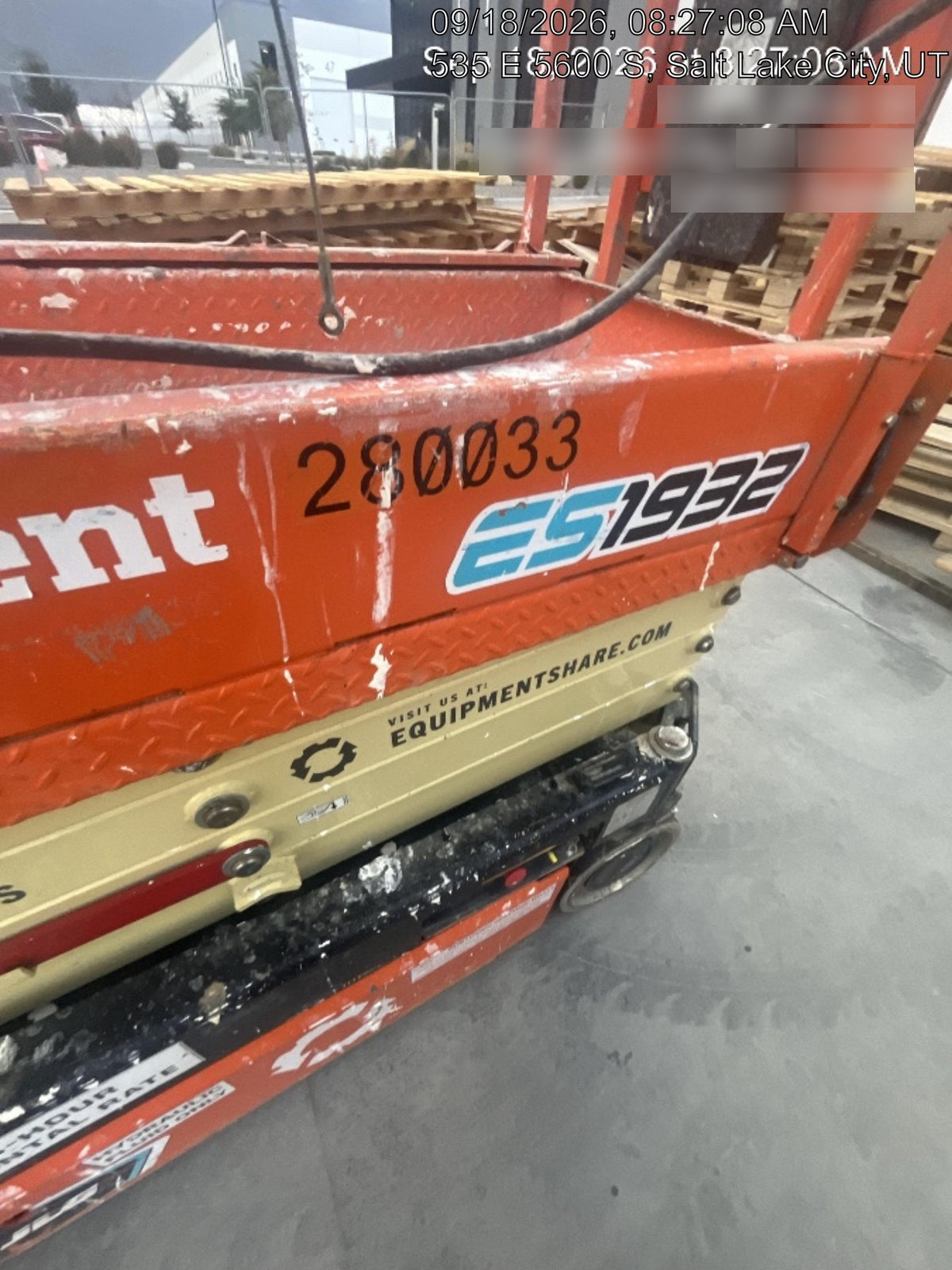 2022 JLG ES1932