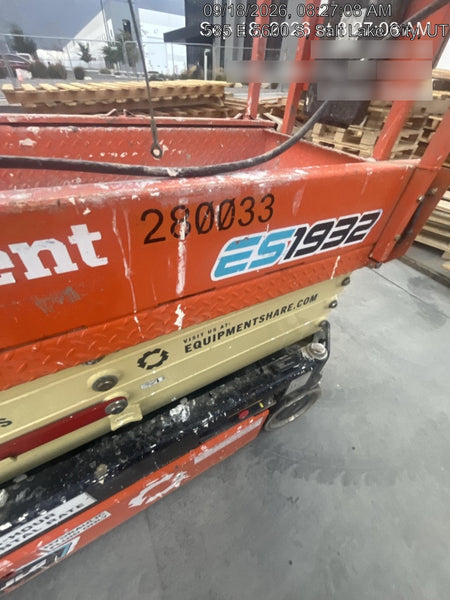2022 JLG ES1932