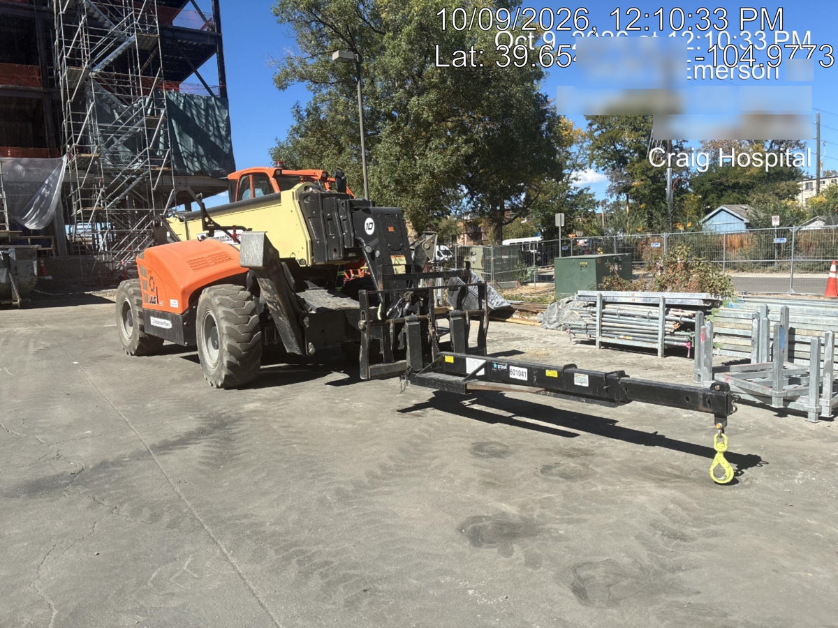 2022 JLG 1075