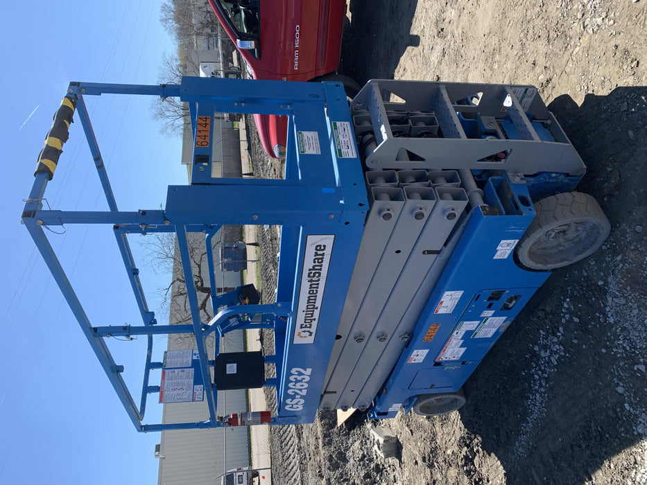 2020 Genie GS-2632 Standard, Folding half height swing gate