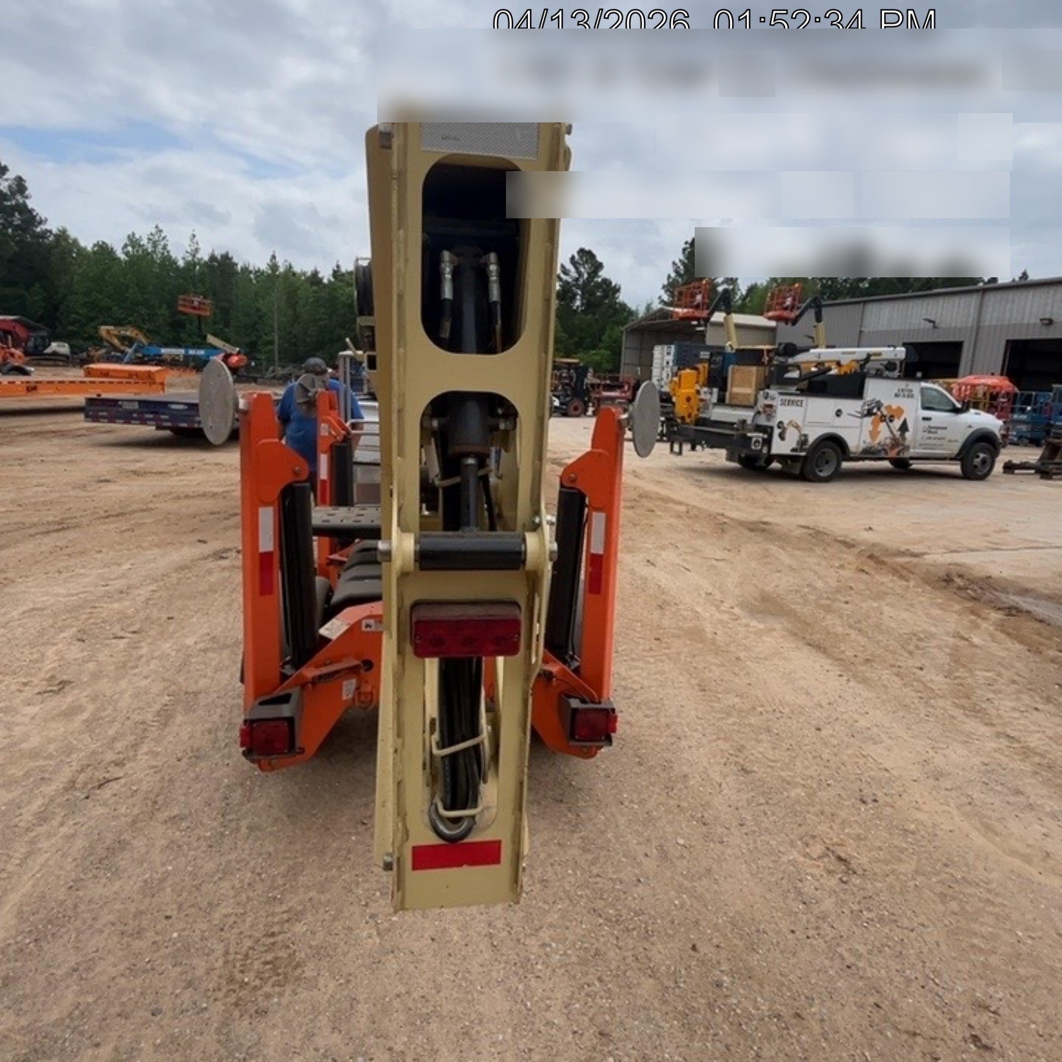2023 JLG T350