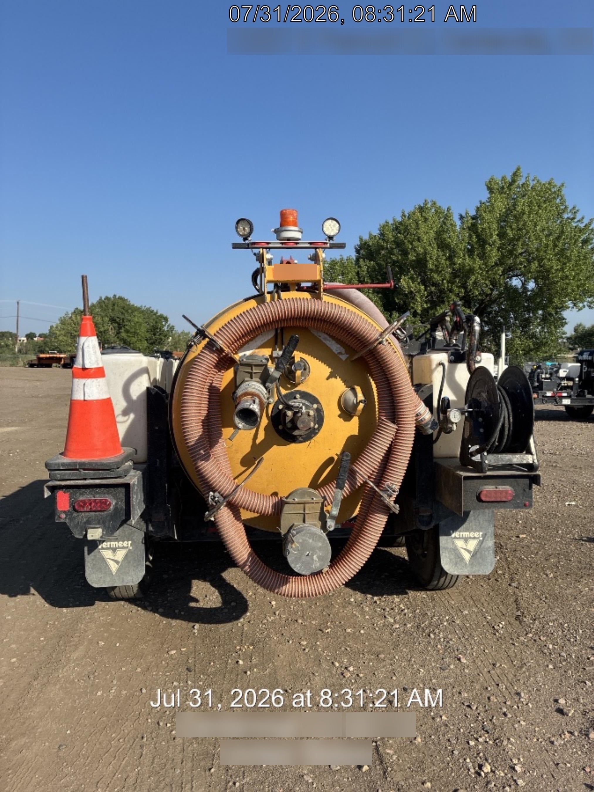 2022 VAC-TRON LP573XDT