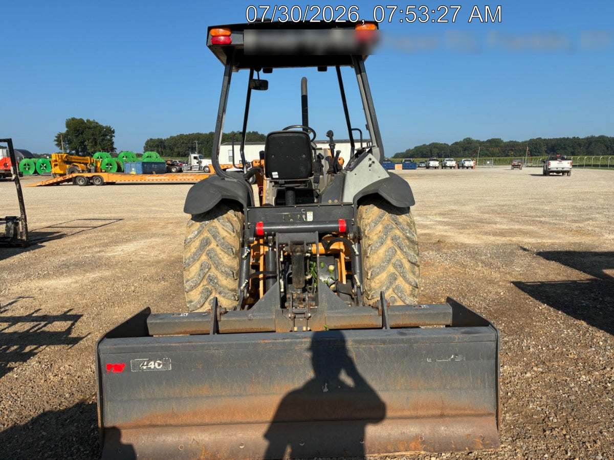 2019 Case 570N EP Canopy, 4WD, GP Front Bucket, Dual Tilt Cylinder, 84" Box Blade w/ Scarifier, Wheel Weights, Beacon