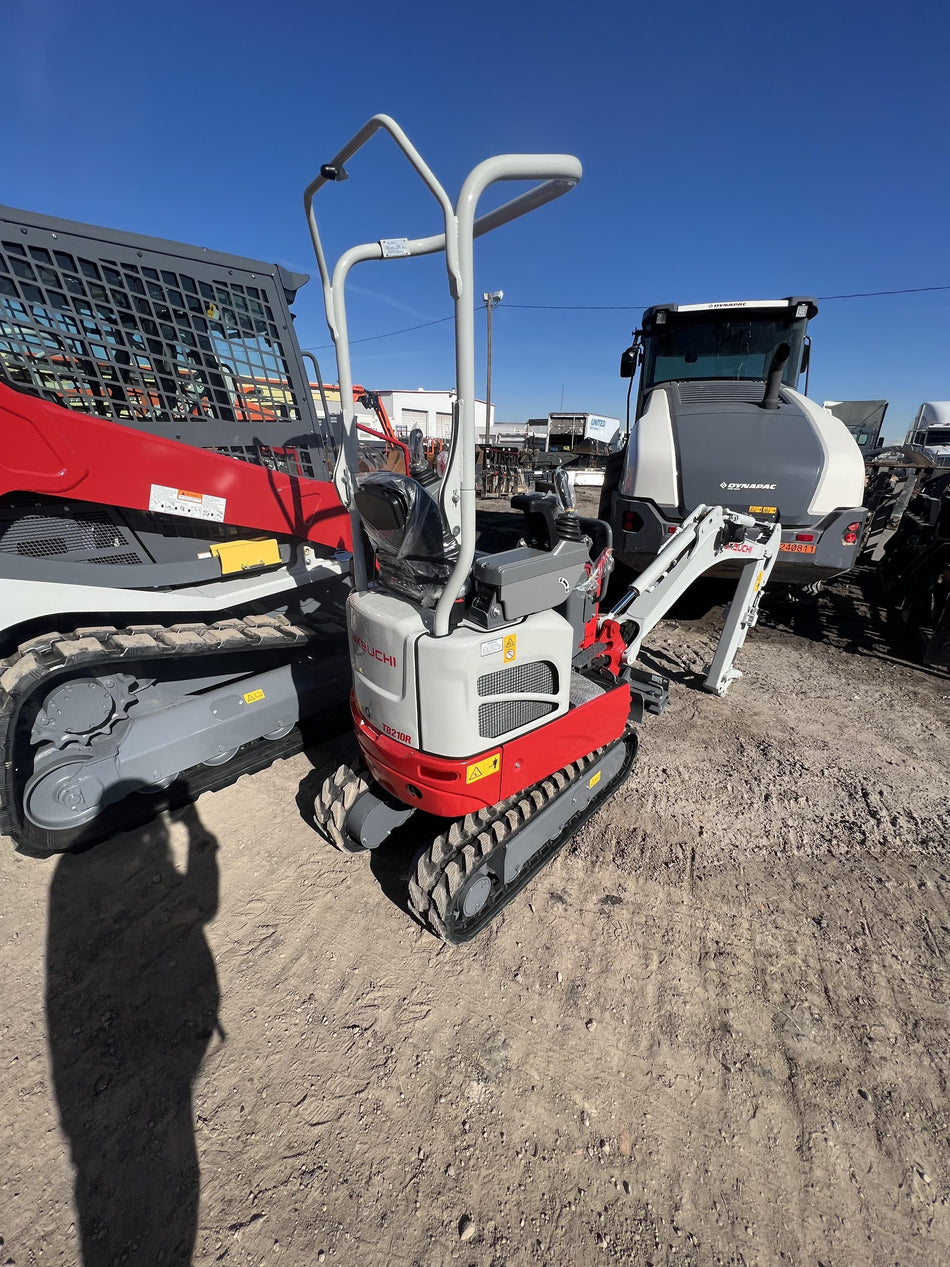 2023 TAKEUCHI TB210R
