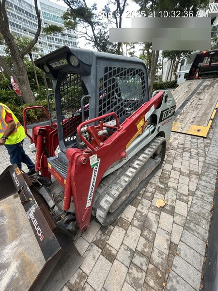 2023 TAKEUCHI 67" Smooth Bucket - Takeuchi