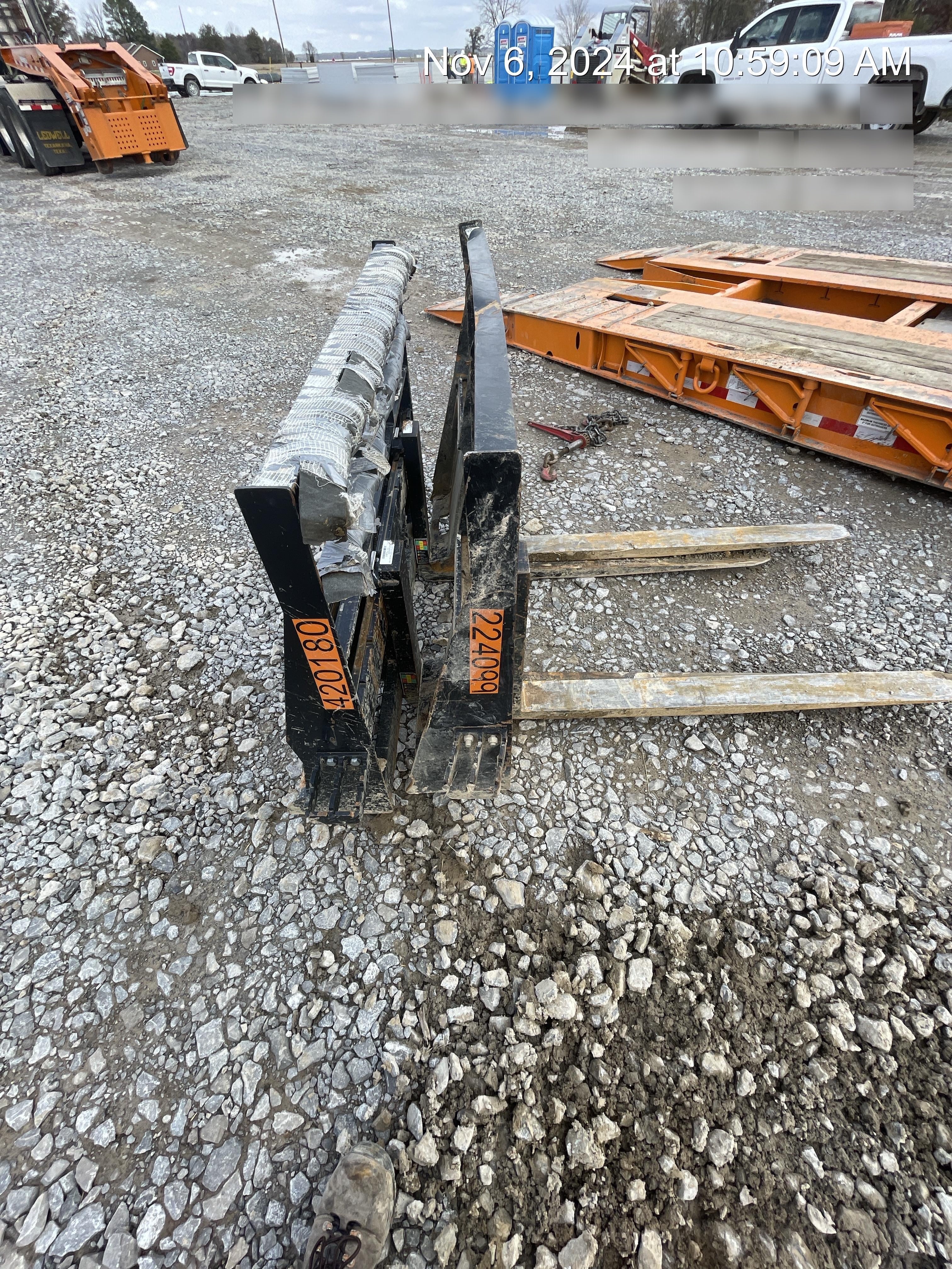 2024 ARROW MATERIAL HANDLING 48" Pallet Forks - Arrow