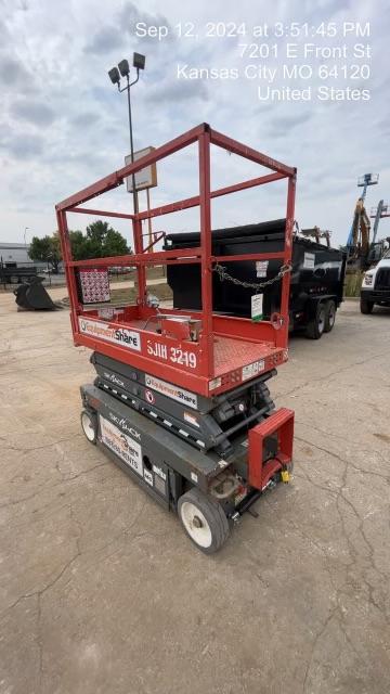 2018 Skyjack SJIII-3219 Skyjack SJIII3219 Scissor Lift w/Trojan Batteries